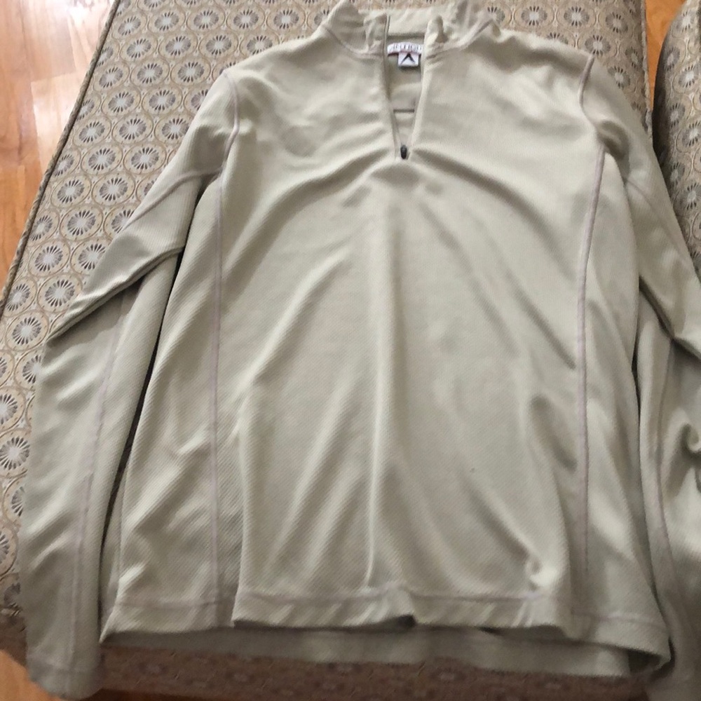 Women’s golf top